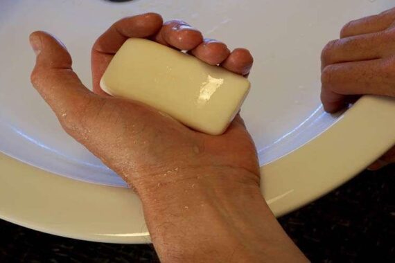 Procedura per il lavaggio delle mani dell’assistito